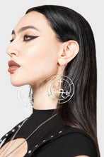 Carica l'immagine nel visualizzatore di Gallery, Killstar Glorious Cham Earring
