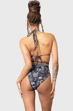 Carica l'immagine nel visualizzatore di Gallery, Killstar Shipwreck Swimsuit
