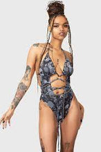 Carica l'immagine nel visualizzatore di Gallery, Killstar Shipwreck Swimsuit
