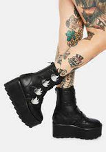 Carica l'immagine nel visualizzatore di Gallery, Yru Shoes Karma Flame Black
