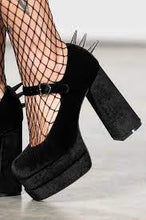 Carica l'immagine nel visualizzatore di Gallery, Killstar Basilisks Pumps
