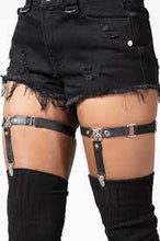 Carica l'immagine nel visualizzatore di Gallery, Killstar Star Strapped Gartes
