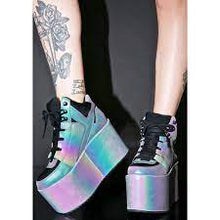 Carica l'immagine nel visualizzatore di Gallery, Yru Shoes Qozmo Reflective
