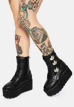 Carica l'immagine nel visualizzatore di Gallery, Yru Shoes Karma Flame Black
