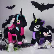 Carica l'immagine nel visualizzatore di Gallery, Killstar Myth Zombiecom livin dead Plush Toy
