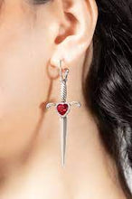 Carica l'immagine nel visualizzatore di Gallery, Killstar Desolate Earrings
