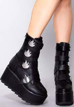Carica l'immagine nel visualizzatore di Gallery, YRU Shoes Dreamscape Skull Black!Silver
